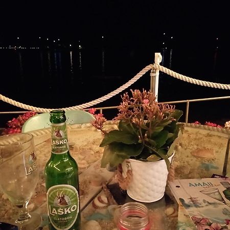 Apartman Sole Apartment Karigador Bagian luar foto