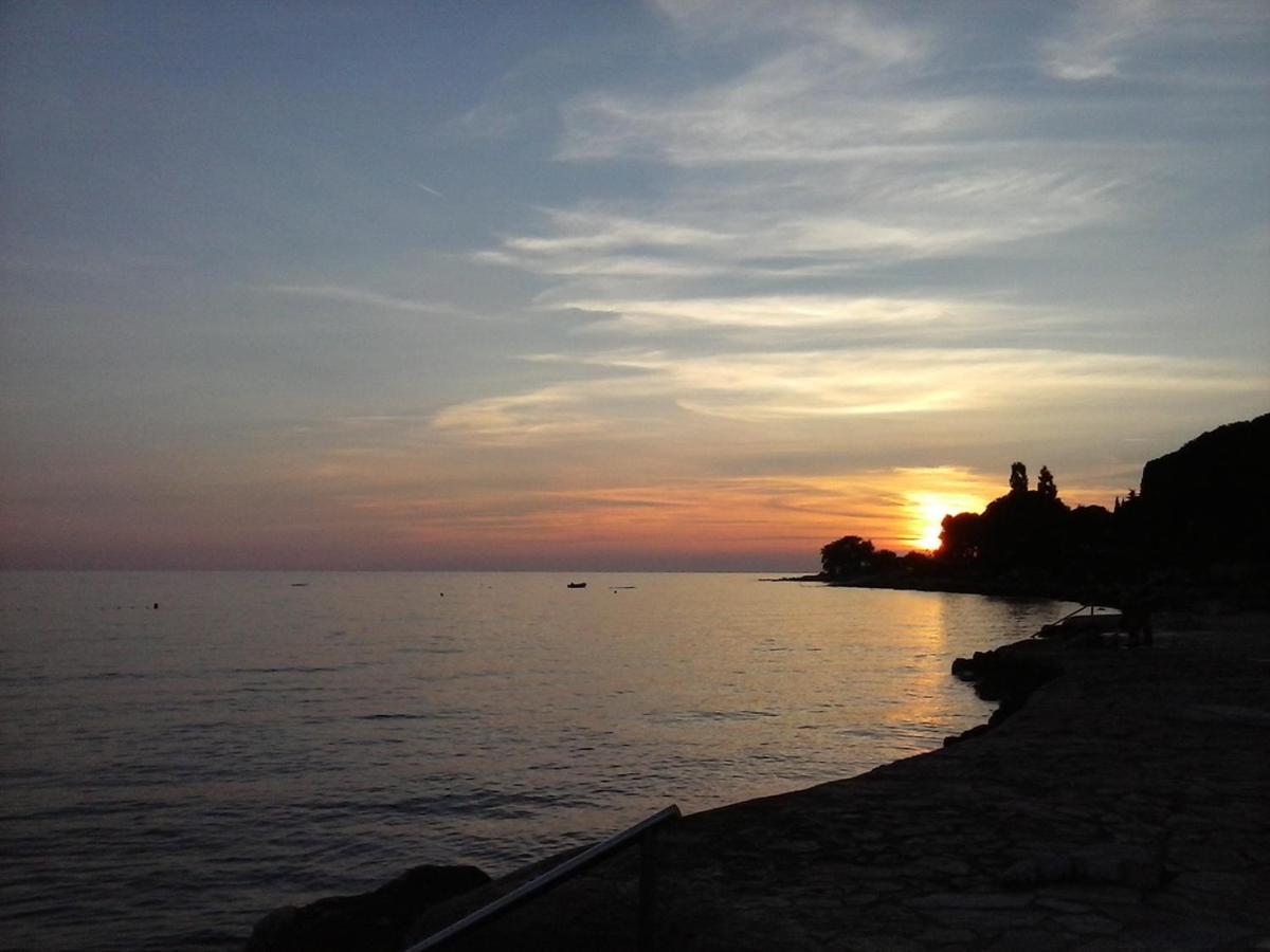 Apartman Sole Apartment Karigador Bagian luar foto