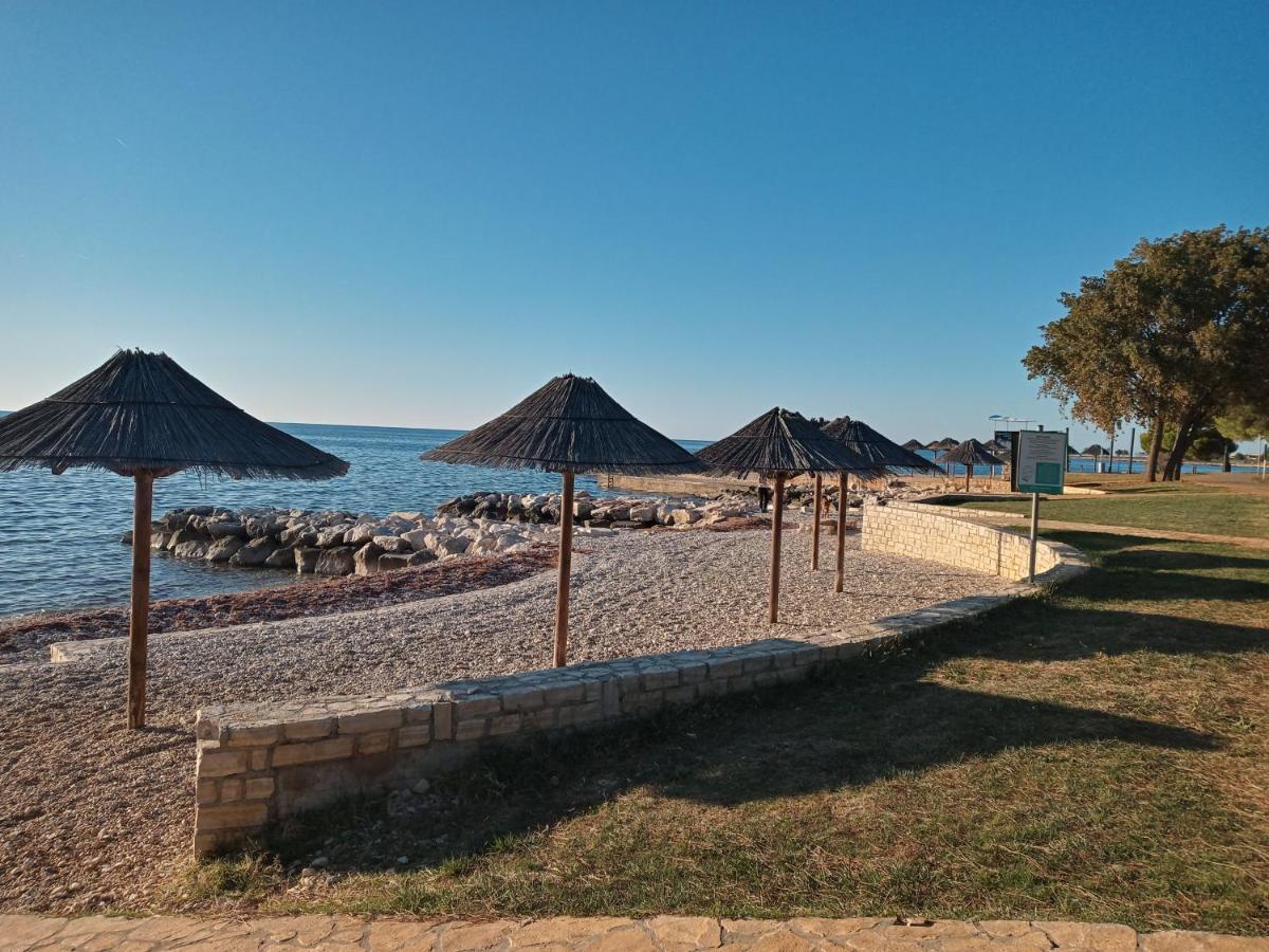 Apartman Sole Apartment Karigador Bagian luar foto