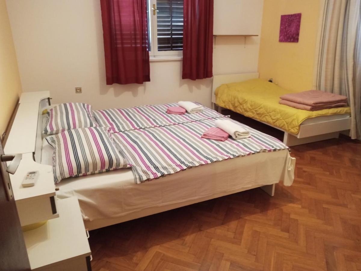 Apartman Sole Apartment Karigador Bagian luar foto