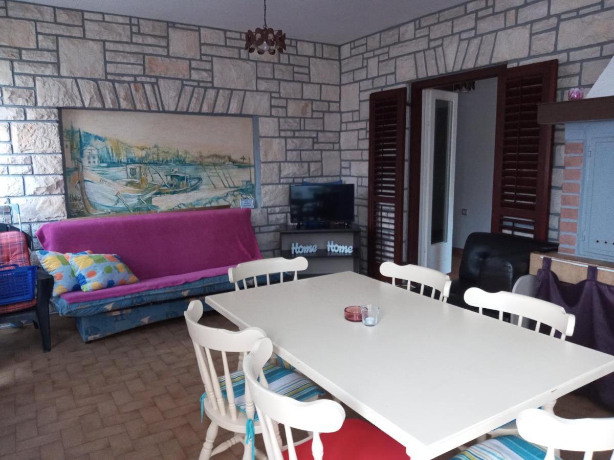 Apartman Sole Apartment Karigador Bagian luar foto