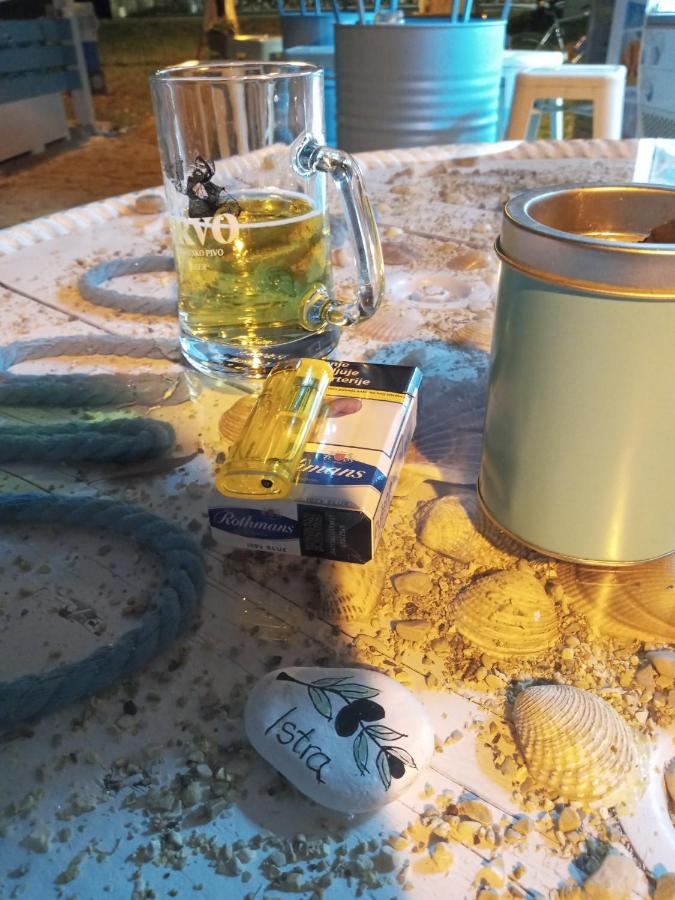 Apartman Sole Apartment Karigador Bagian luar foto