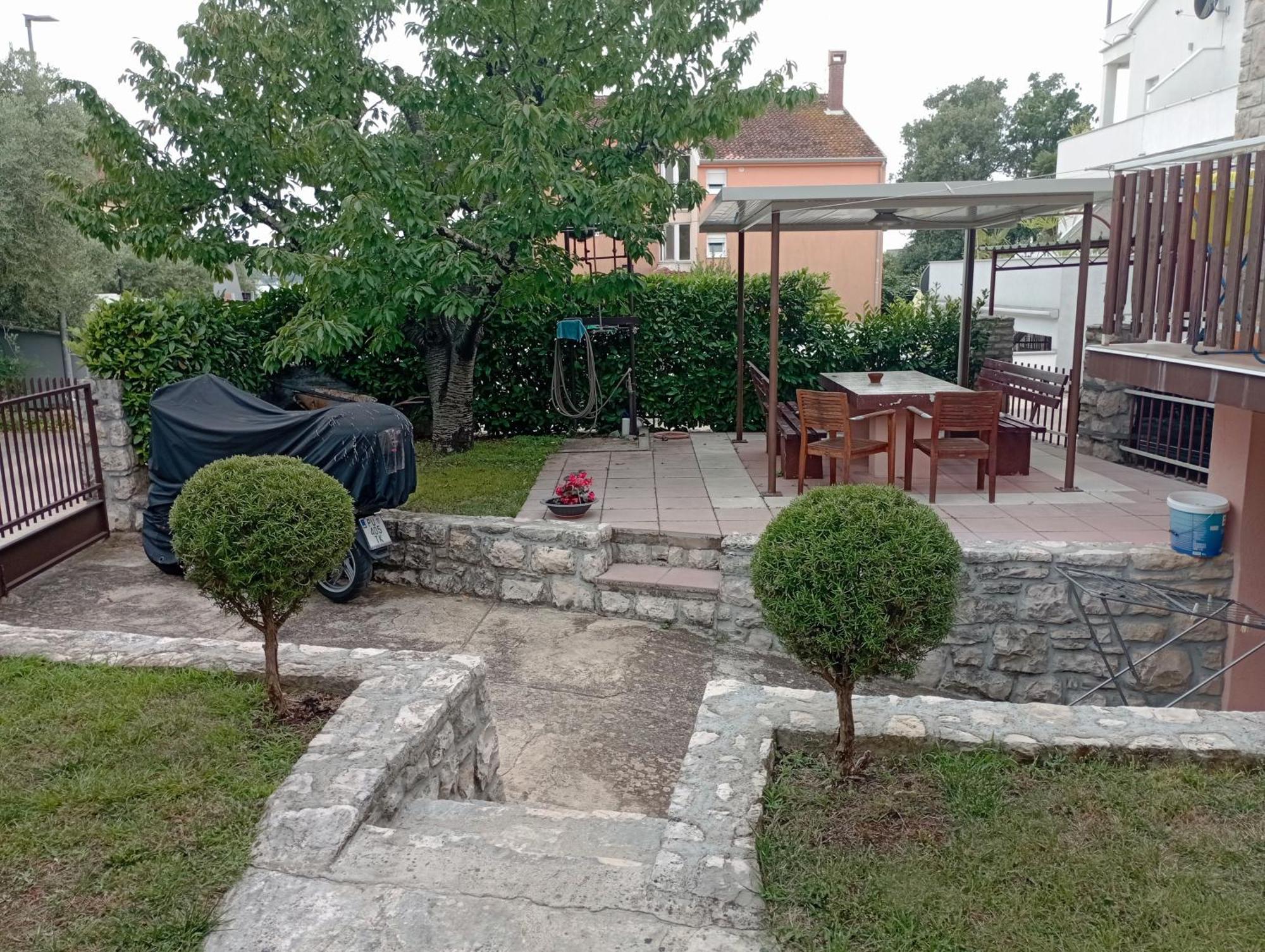 Apartman Sole Apartment Karigador Bagian luar foto